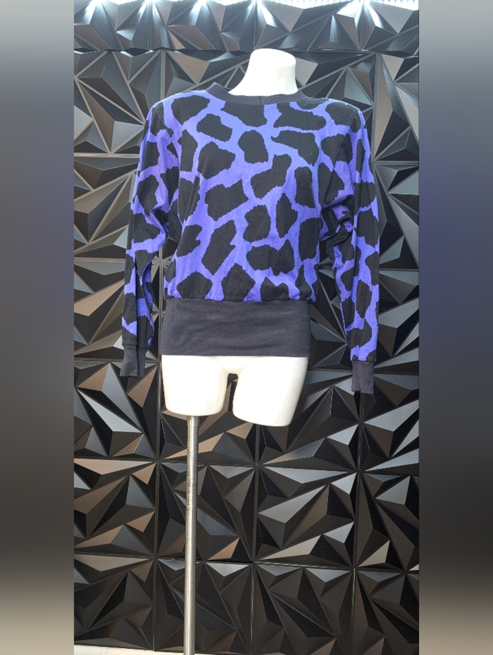 Liz Claiborne Black and Purple Animal Print Crewneck top